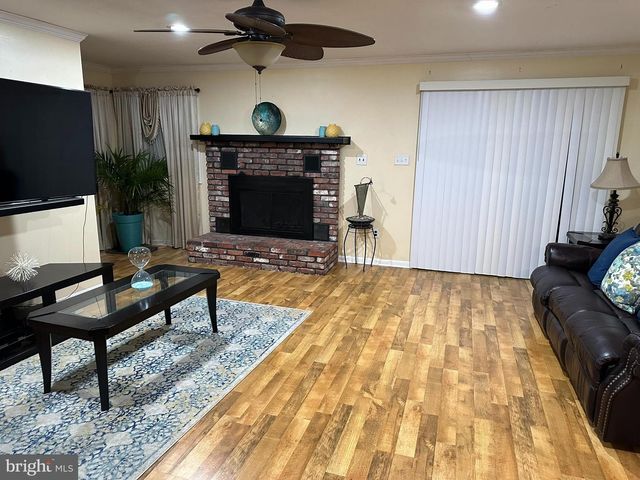 4 E CLAIRMONT DR, Newark, DE 19702
