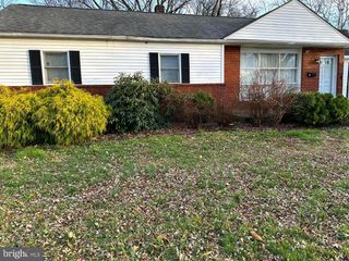 4 E CLAIRMONT DR, Newark, DE 19702