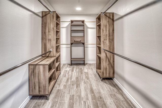 2414 E Rosedale, Brenham, TX 77833