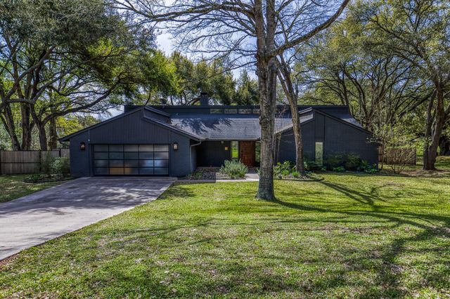 2414 E Rosedale, Brenham, TX 77833