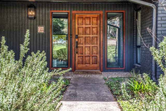 2414 E Rosedale, Brenham, TX 77833