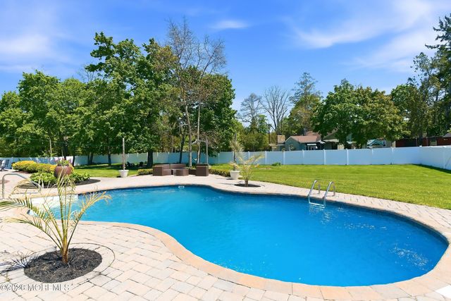 1 Parkside Drive, Jackson, NJ 08527