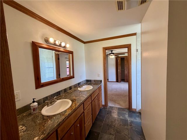 942 Clifty Highway, Rogers, AR 72756