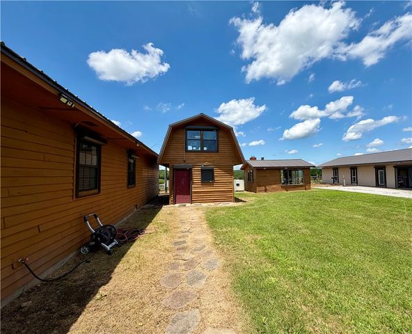 942 Clifty Highway, Rogers, AR 72756