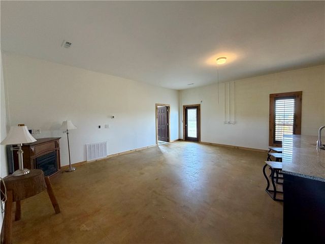 942 Clifty Highway, Rogers, AR 72756