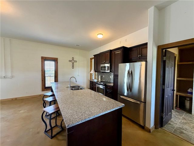942 Clifty Highway, Rogers, AR 72756