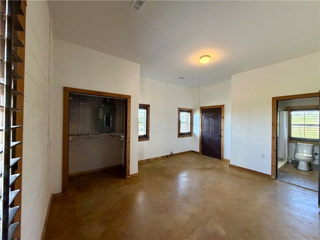 942 Clifty Highway, Rogers, AR 72756