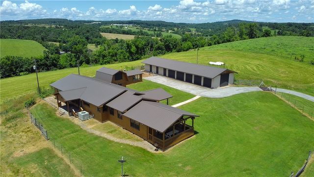 942 Clifty Highway, Rogers, AR 72756