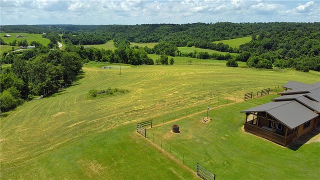 942 Clifty Highway, Rogers, AR 72756