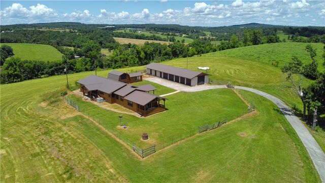 942 Clifty Highway, Rogers, AR 72756