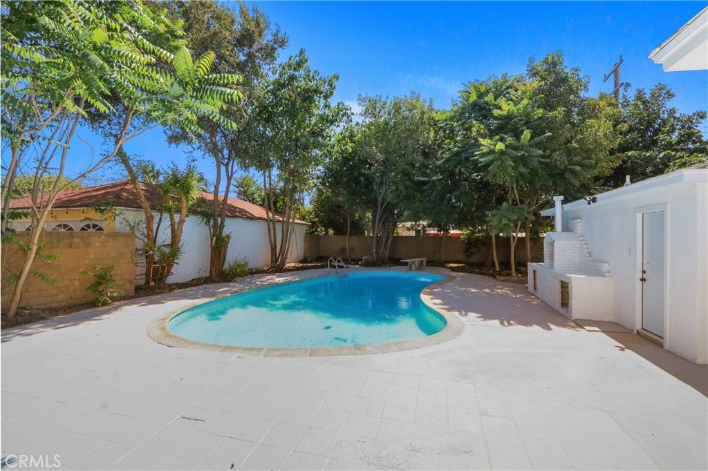 Image 23 of property listing at 3250 Chestnut, Long Beach, CA 90806