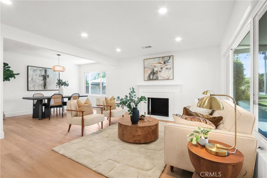 Image 4 of property listing at 3250 Chestnut, Long Beach, CA 90806