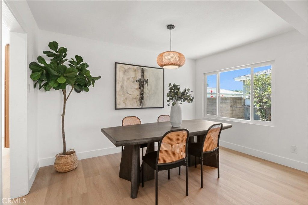 Image 9 of property listing at 3250 Chestnut, Long Beach, CA 90806