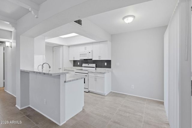 780 E EUGIE Avenue, Phoenix, AZ 85022