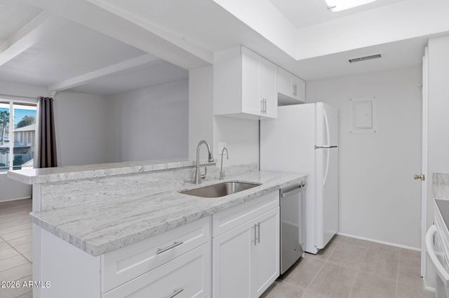 780 E EUGIE Avenue, Phoenix, AZ 85022