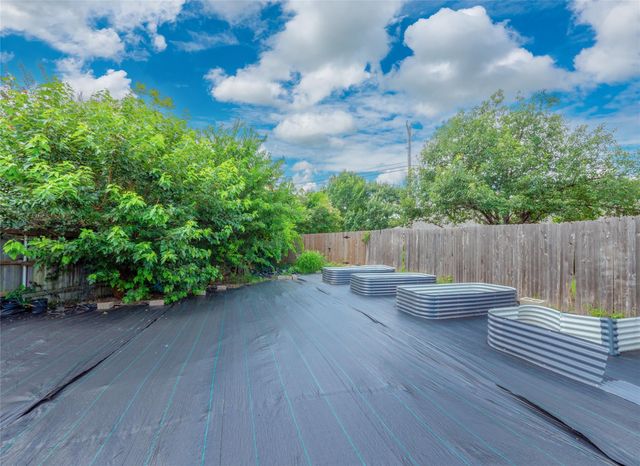 101 Paul Azinger DR, Round Rock, TX 78664