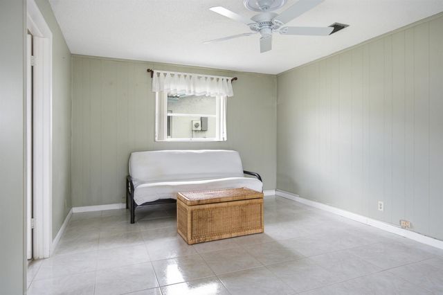 8212 NW 12th Court, Plantation, FL 33322