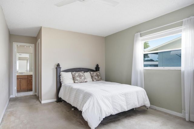 8212 NW 12th Court, Plantation, FL 33322