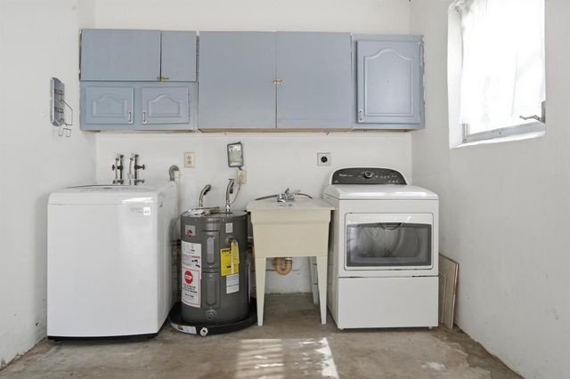 8212 NW 12th Court, Plantation, FL 33322