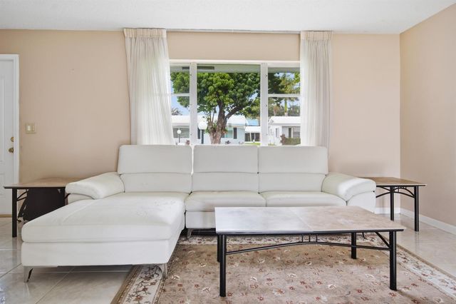 8212 NW 12th Court, Plantation, FL 33322