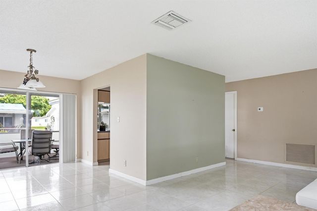 8212 NW 12th Court, Plantation, FL 33322