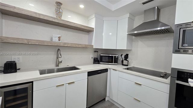 4001 S Ocean Drive 9F, Hollywood, FL 33019