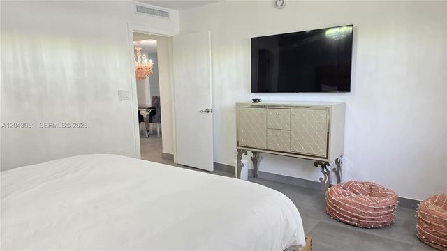 4001 S Ocean Drive 9F, Hollywood, FL 33019