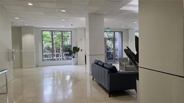 4001 S Ocean Drive 9F, Hollywood, FL 33019