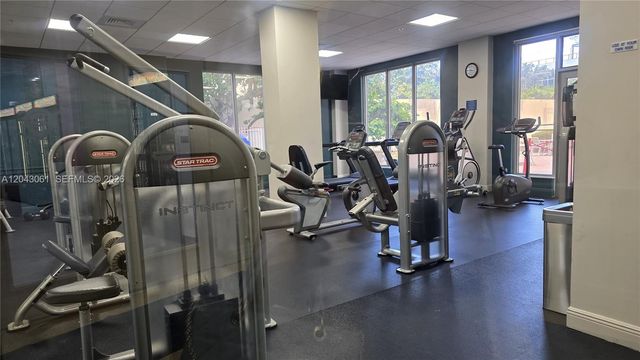 4001 S Ocean Drive 9F, Hollywood, FL 33019