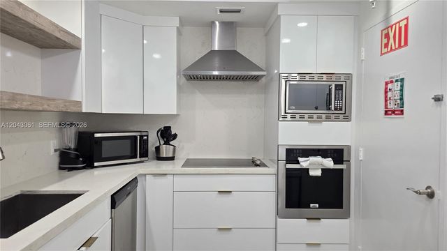 4001 S Ocean Drive 9F, Hollywood, FL 33019