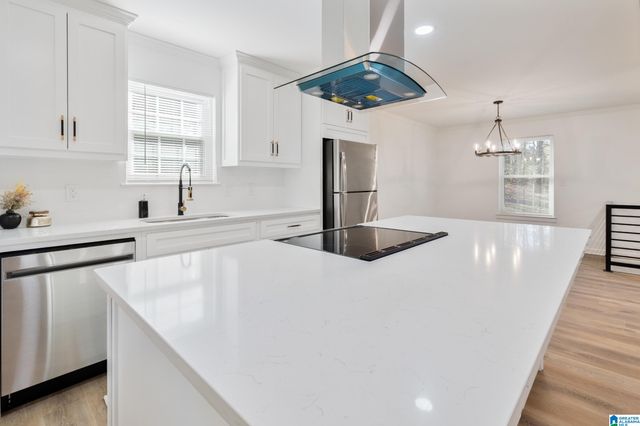 904 RICH ROAD, Birmingham, AL 35215