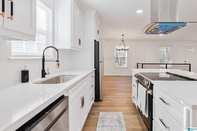 904 RICH ROAD, Birmingham, AL 35215