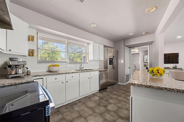 6138 Kenilwood Drive, Houston, TX 77033