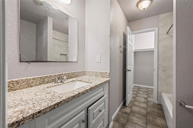 6138 Kenilwood Drive, Houston, TX 77033