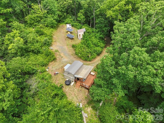 555 Logans Ridge Drive, Marshall, NC 28753