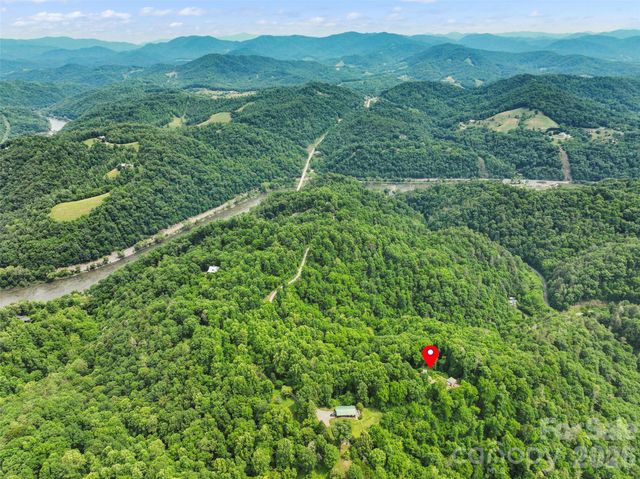 555 Logans Ridge Drive, Marshall, NC 28753