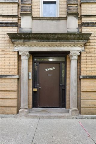 2405 W McLean Avenue 1, Chicago, IL 60647