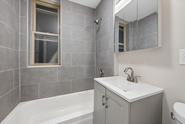 2405 W McLean Avenue 1, Chicago, IL 60647