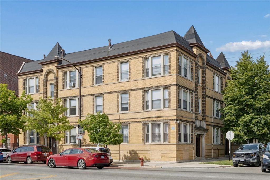 2405 W McLean Avenue 1, Chicago, IL 60647