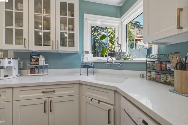 3412 13Th Ave, Oakland, CA 94610