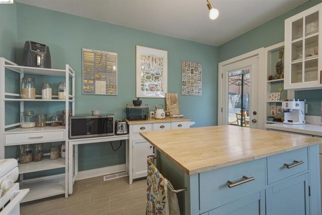 3412 13Th Ave, Oakland, CA 94610