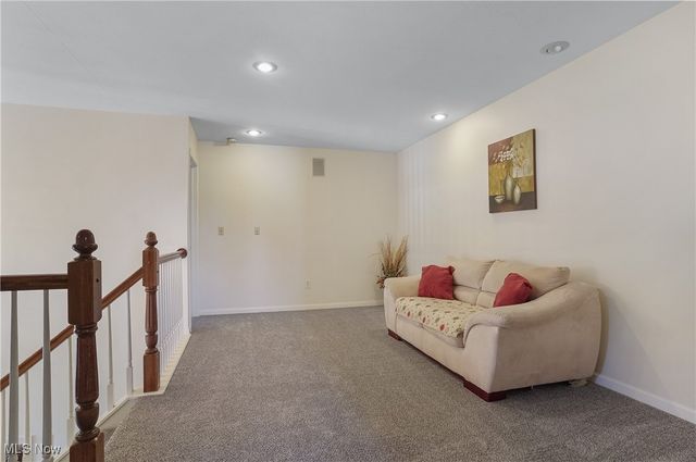 2872 IRONWOOD Drive, Green, OH 44312