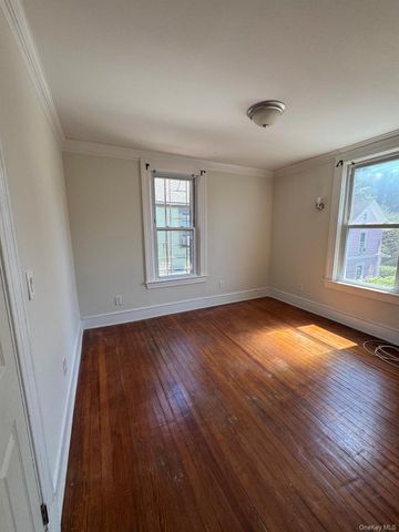 253 Sea Cliff Avenue 1, Sea Cliff, NY 11579