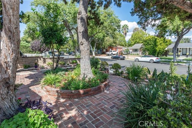 405 N Brighton, Burbank, CA 91506