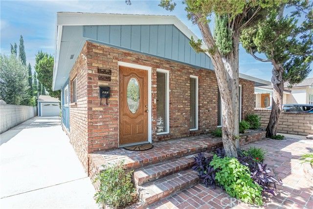 405 N Brighton, Burbank, CA 91506