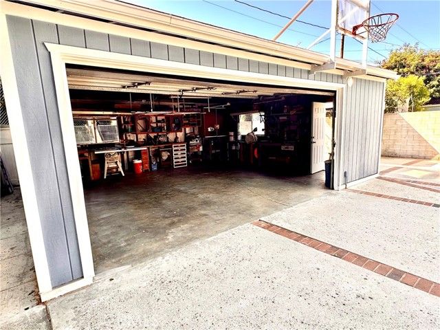 405 N Brighton, Burbank, CA 91506