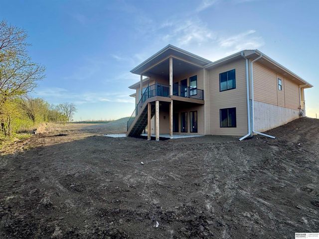8958 Von Street, Papillion, NE 68046