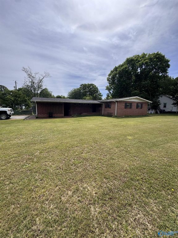 1305 S Madison Street, Athens, AL 35611