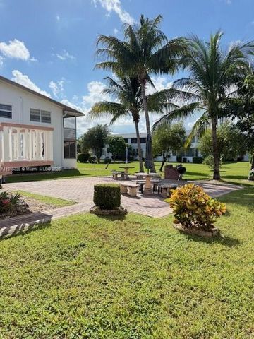 32 Bedford B 32, West Palm Beach, FL 33417