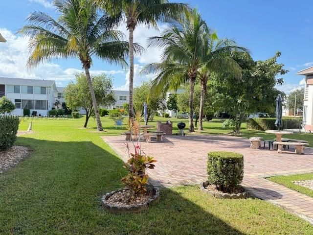 32 Bedford B 32, West Palm Beach, FL 33417